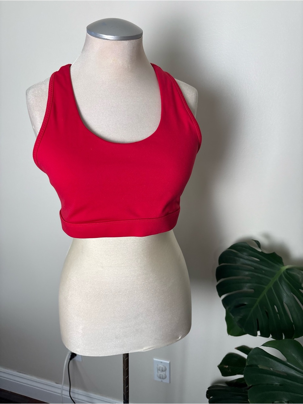 Fabletica Women's Red Racerback Crop Sports Bra